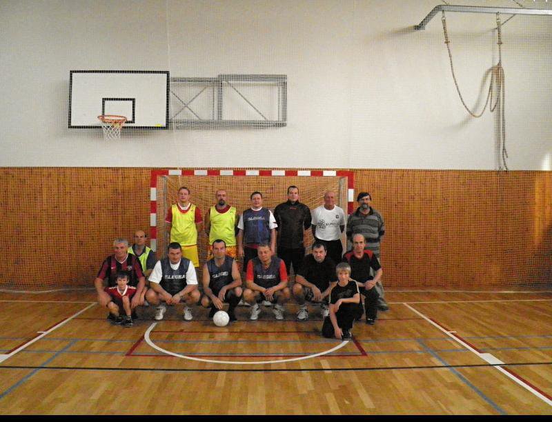 Stará garda v tělocvičně - 11. listopadu 2012