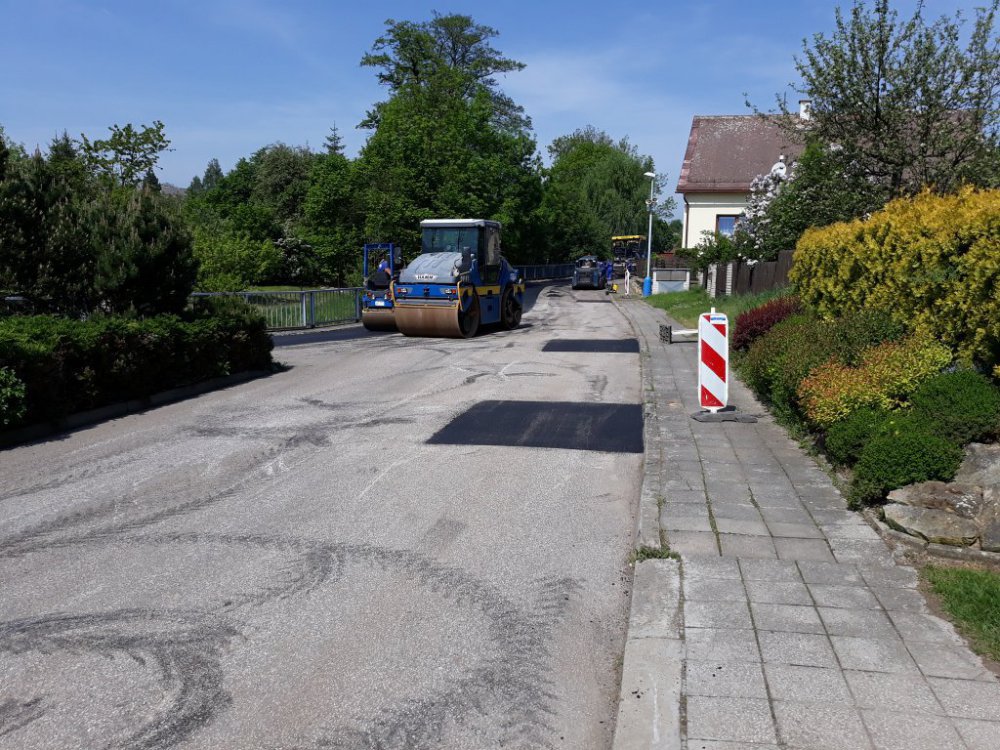 Oprava místních komunikací v obci - léto 2018