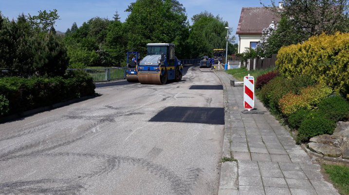 Oprava místních komunikací v obci - léto 2018