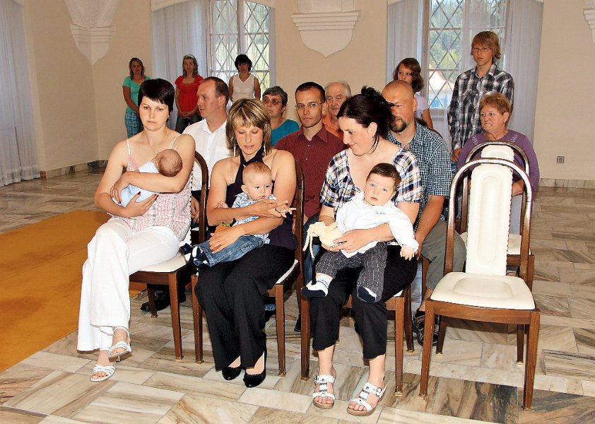 Svatby a vítání občánků v roce 2012