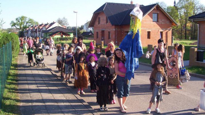 Pálení čarodějnic v Tatenici - 30. dubna 2012